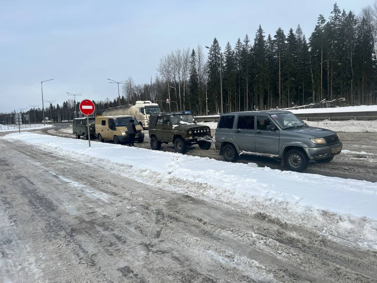 Сотрудники ТОГАДН по Новгородской области МТУ Ространснадзора по СЗФО оказали помощь новгородским бойцам, участвующим в специальной военной операции